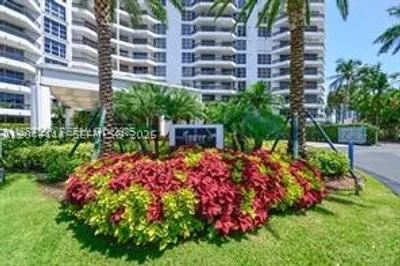 19195 NE 36th Ct #905 1