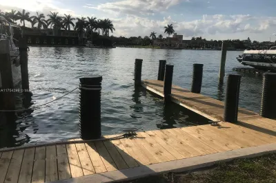 Dock
