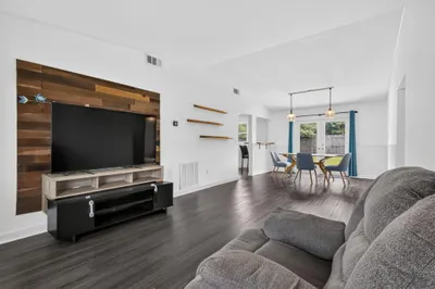 5258 Canal Circle W 1
