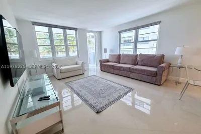 100 Lincoln Rd #521 1