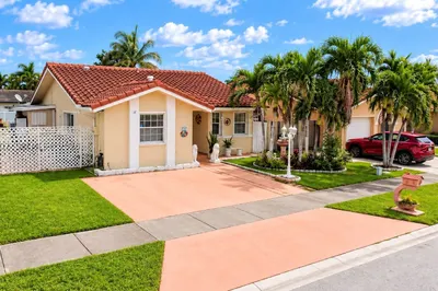 2421 SW 142nd Pl 1