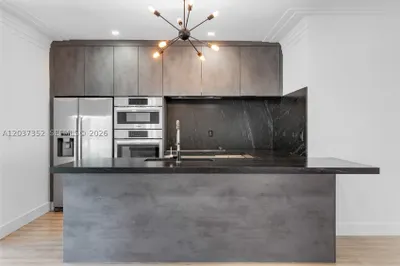 365 Fairway Dr 1