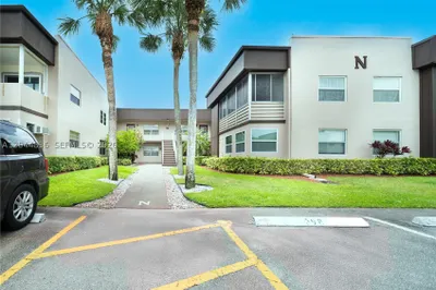 642 N Normandy  N #642 1