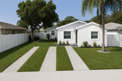 706 NW 1ST Street #1-2 1