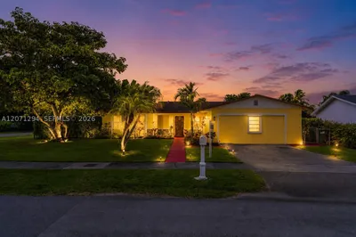 12900 SW 81st St 1