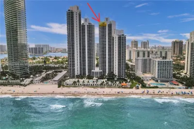 19111 Collins Ave #PH4 1