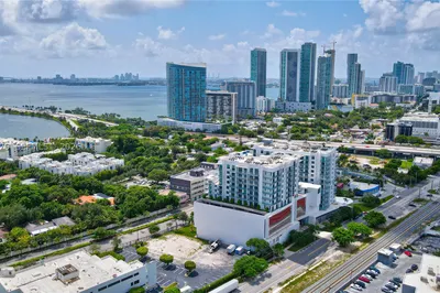 3900 Biscayne Blvd #S-902 1