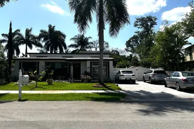 1620 NE 47th Ct 1