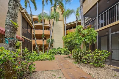 15575 N Miami Lakeway N #206 1