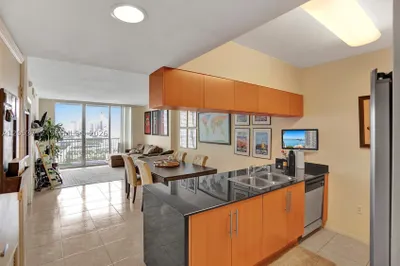 1750 N Bayshore Dr #2206 1