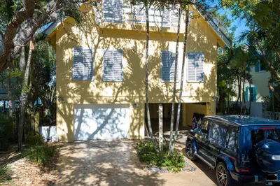 211 Elsa Road 1