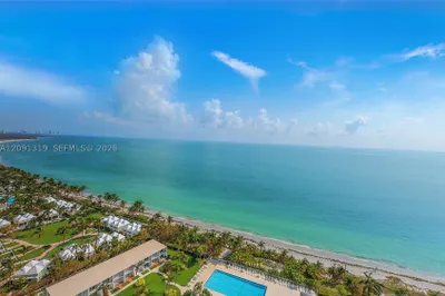 881 Ocean Dr #22A 1