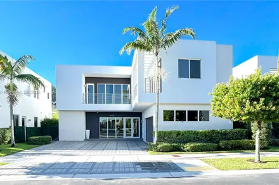 FRONT OF THE HOUSE