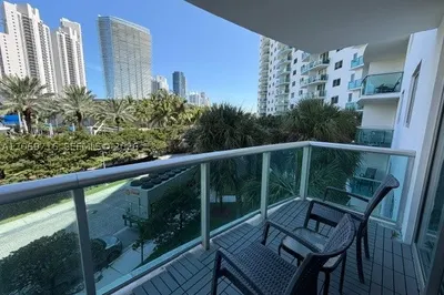 19370 Collins Ave #321 1