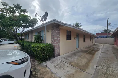 1005 Green Street 1