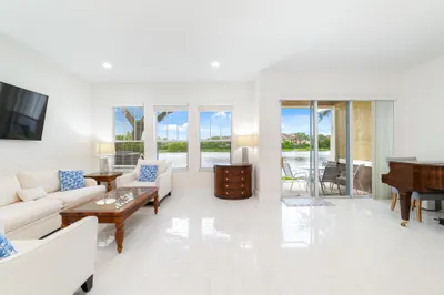 855 Marina Del Ray Lane #3 1