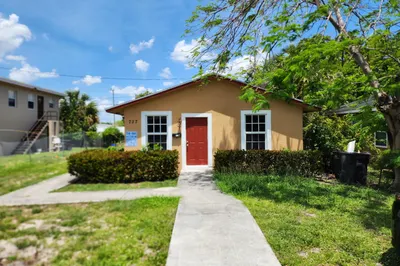 727 Front of the property