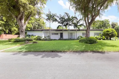 5801 SW 100th St 1