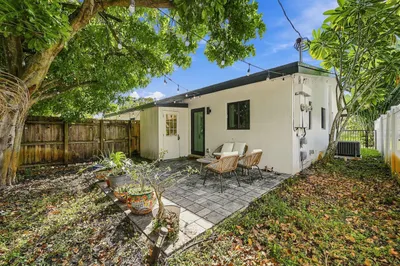 501 NW 25TH Street #A 1
