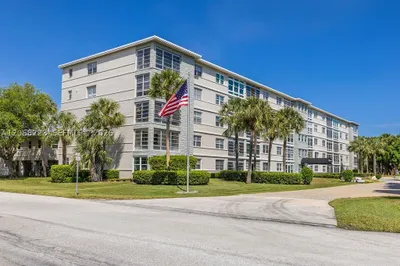 2333 Indian River Blvd #306 1