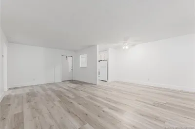 660 SW Bryant Avenue #10 1