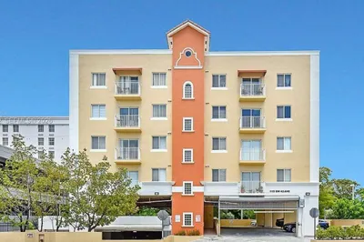 115 SW 42nd Ave #402 1