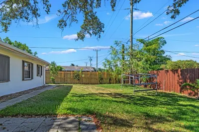 1304 SE 2nd Avenue 1