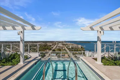 220 Lake Shore Drive #813 1