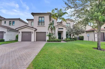 5742 E Brookfield Cir E 1