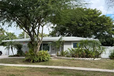 410 SW 56th Ave 1