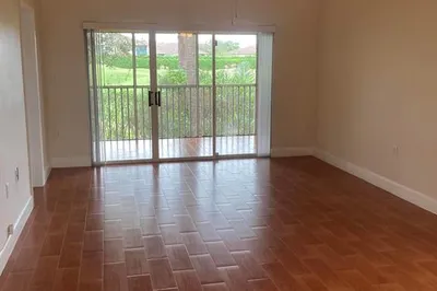 15206 Glenmoor Drive 1