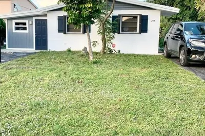 207 SE 21st Ave 1