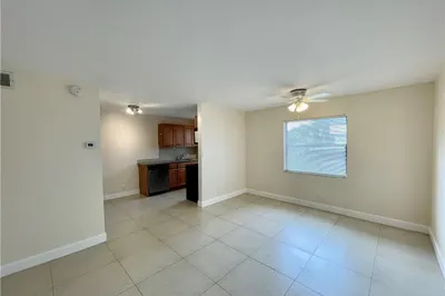 607 NE 29TH Drive #18 1