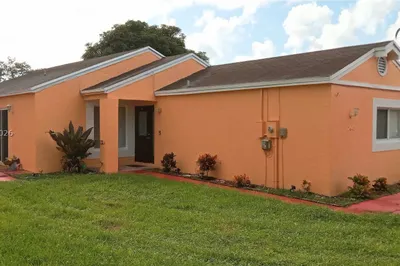 2441 SW 85th Ter #2441 1