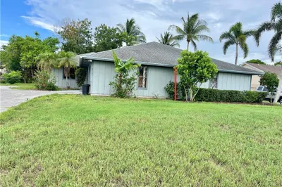 Front of duplex showing unit separation