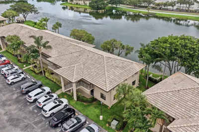 5501 Lakeside Drive #207 1