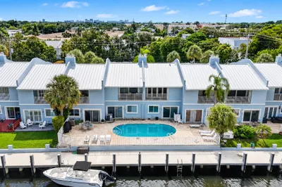 2107 NE 44th Street 1