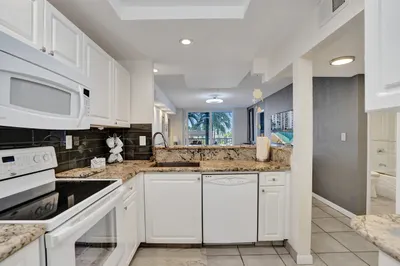 1391 S OCEAN Boulevard #309 1