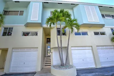 884 SE 19th Avenue #5 1