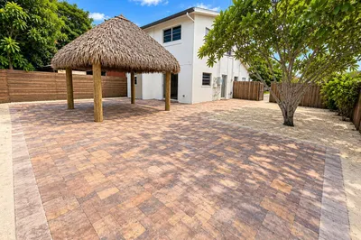 1125 W Prospect Road 1