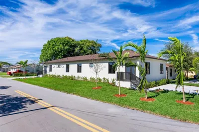 601 NW 3rd Ave 1