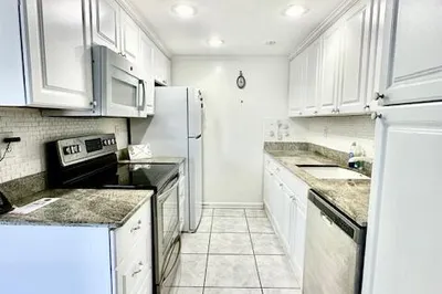 1080 Exeter E 1