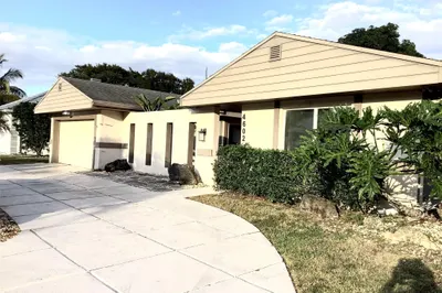 4602 Norfolk Island Pine Drive 1