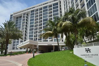 10275 Collins Ave #335 1