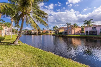 1540 N Trafalgar Cir 1