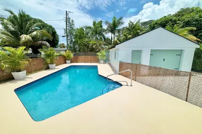 606 Avenida Alegre 1