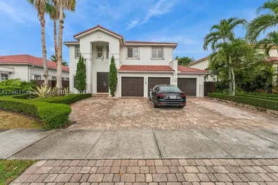11118 NW 67th St 1