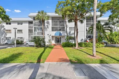 251 Galen Dr #302 1