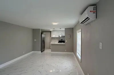 605 NW 9th Avenue 1