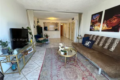 701 Euclid Ave #203 1